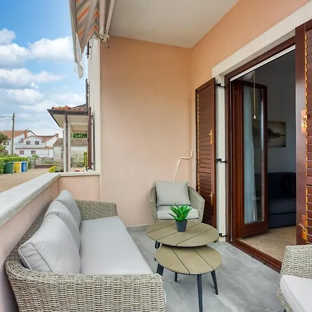 Lori Guest house *