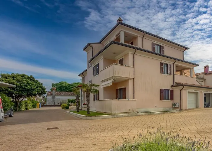 Lori Gostinjska kuća