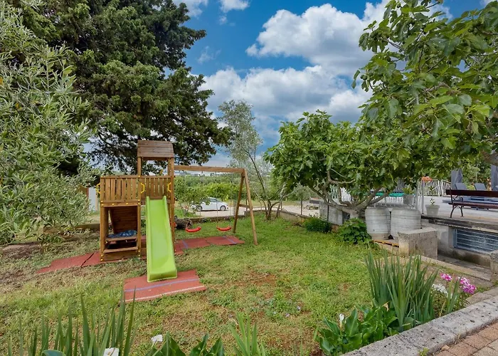 Gostinjska kuća Lori 3*