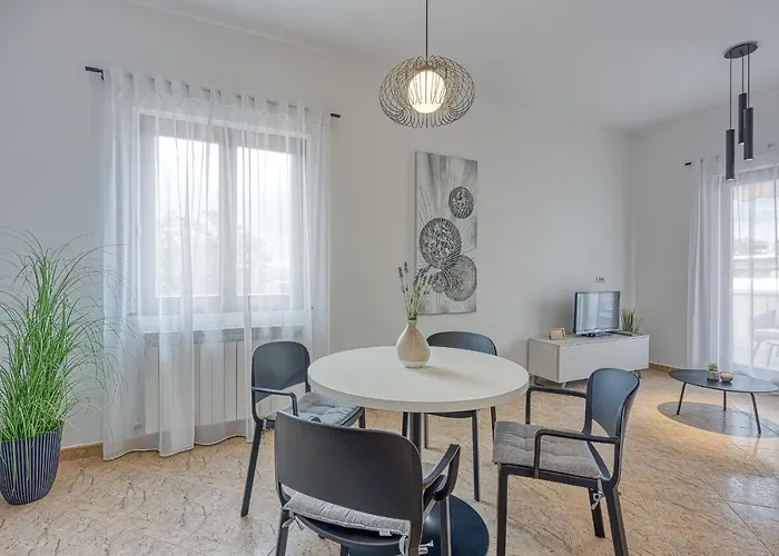 Lori Gostinjska kuća 3*